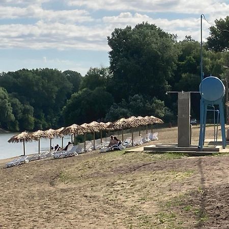 Prima Vendeghaz Hotel Tiszakécske Buitenkant foto